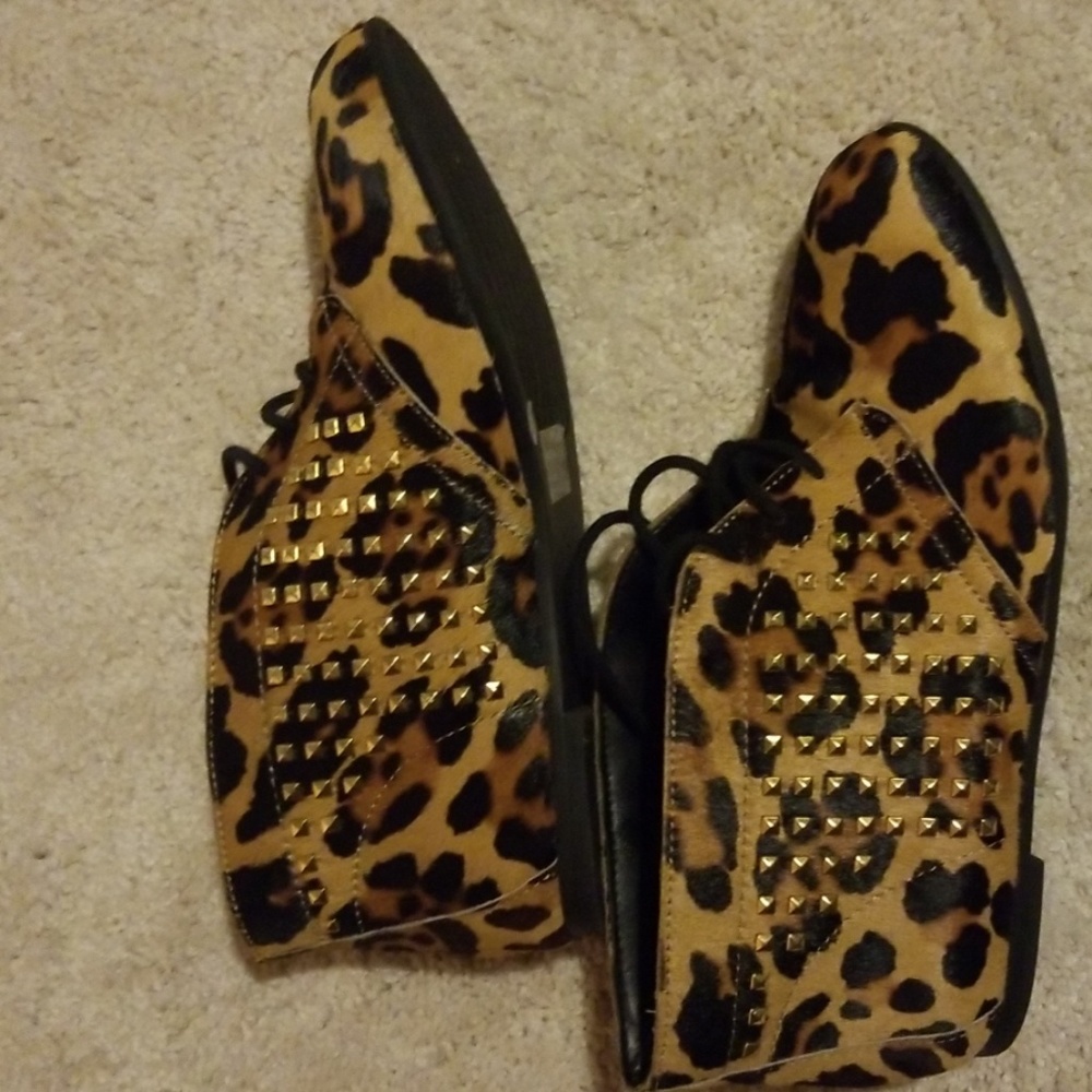 Shoes - Picture 2 of 4